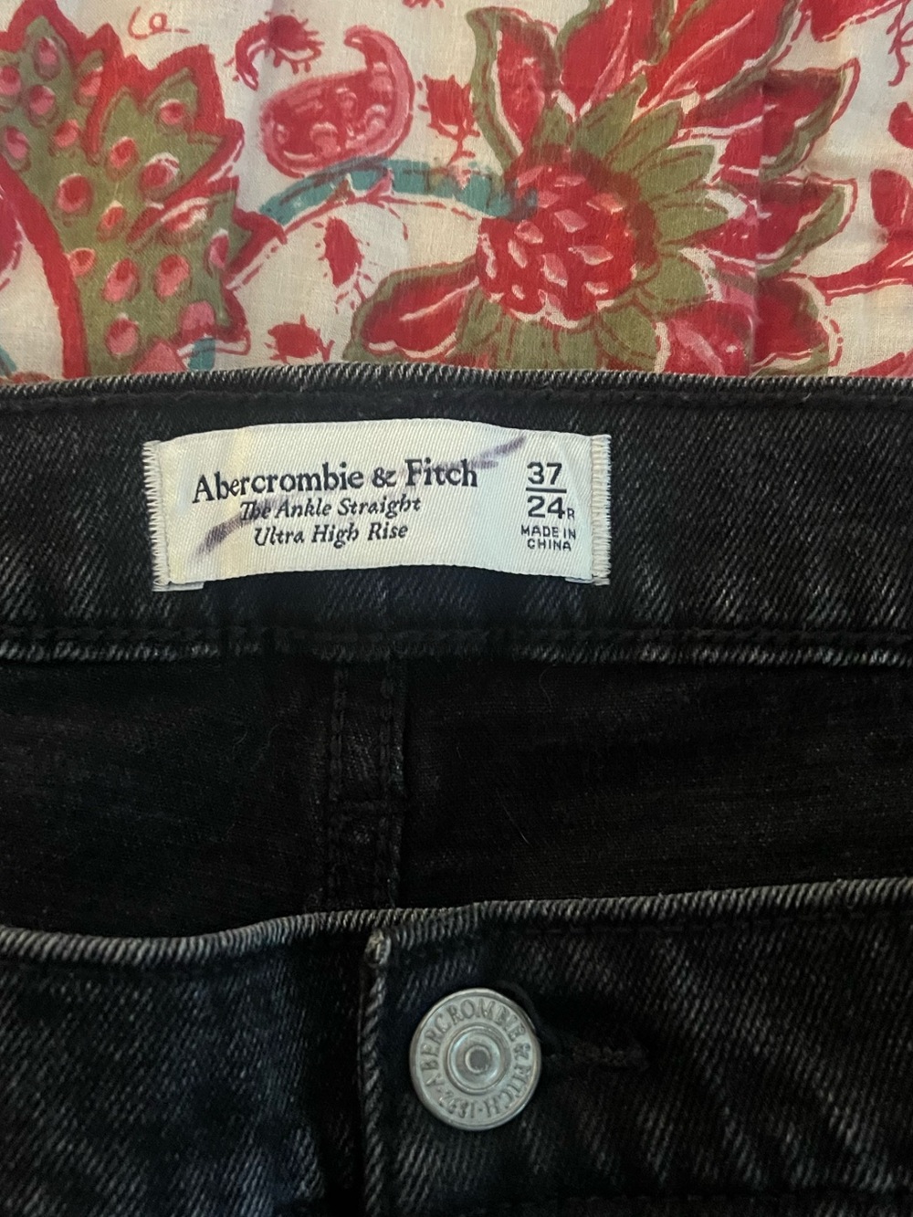 Abercrombie & Fitch Black Distressed Ankle Straight Jeans - Picture 2 of 2